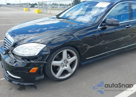 2011 Mercedes-Benz S 550 from USA, damaged, VIN WDDNG7BB6BA376391